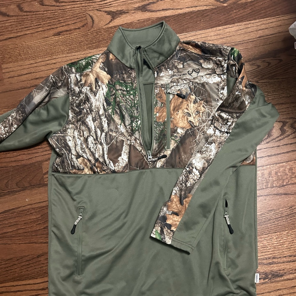 Camo Magellan Sports long sleeve
